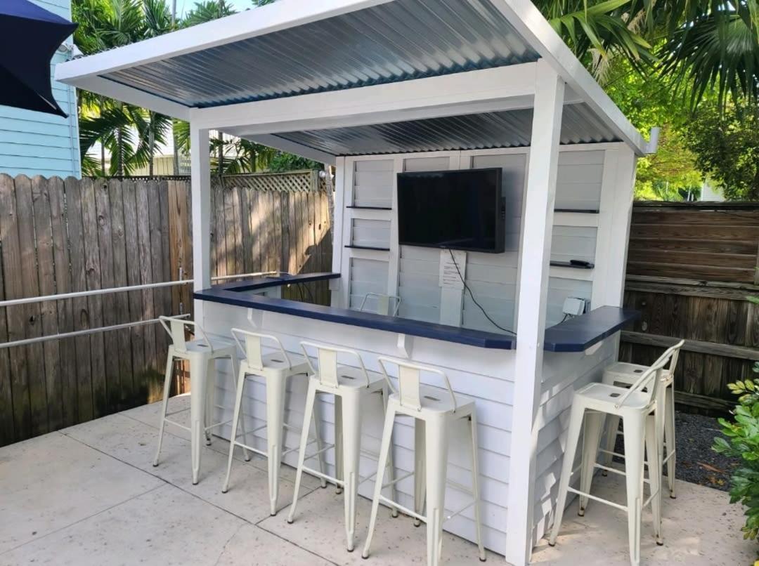 Duval Street Suite W Parking And Pool Key West Eksteriør bilde