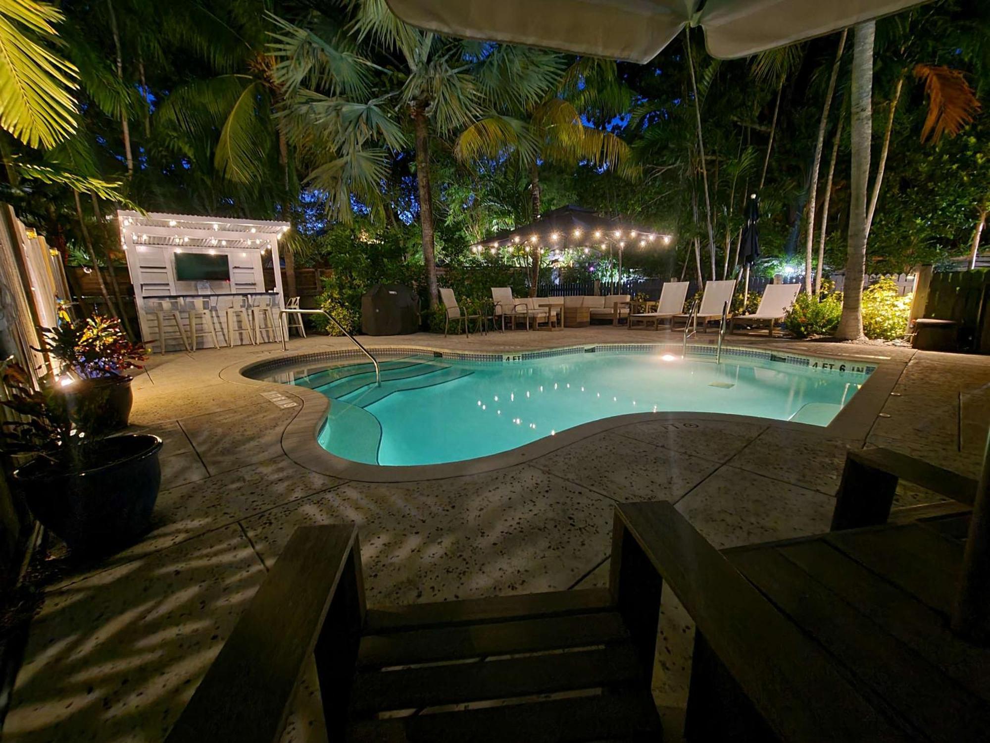 Duval Street Suite W Parking And Pool Key West Eksteriør bilde